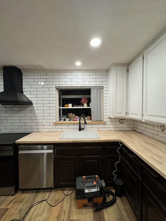 Cabinet Installation & Repair: handyman service in Los Angeles