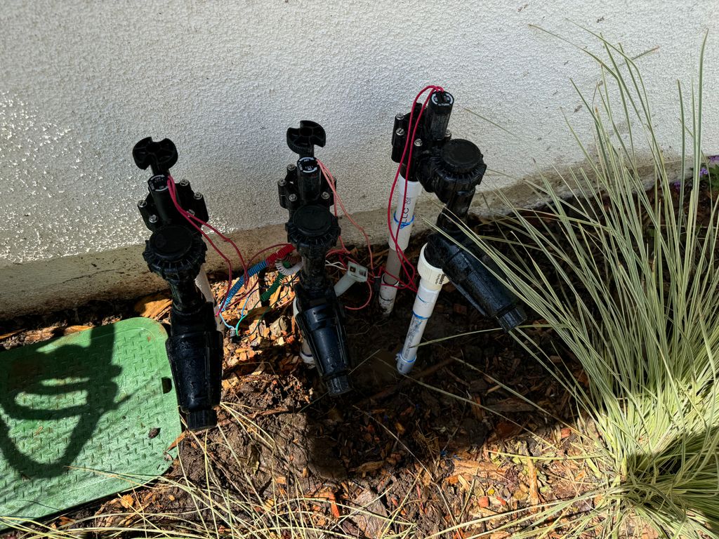 Gutter Cleaning by Construction Hub in Los Angeles