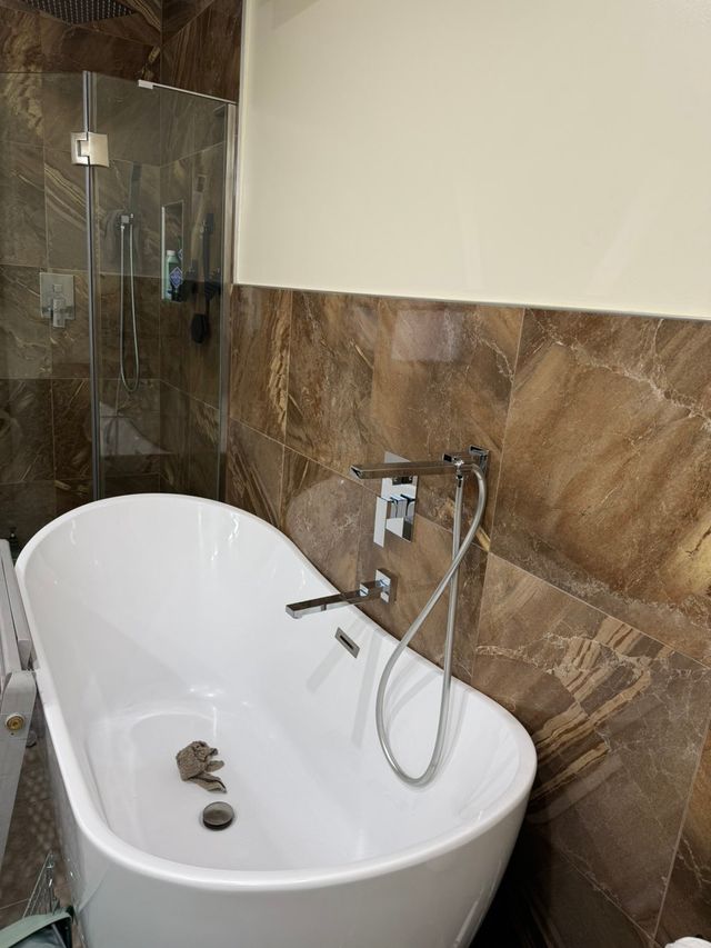 Caulking & Sealing by Construction Hub in Los Angeles