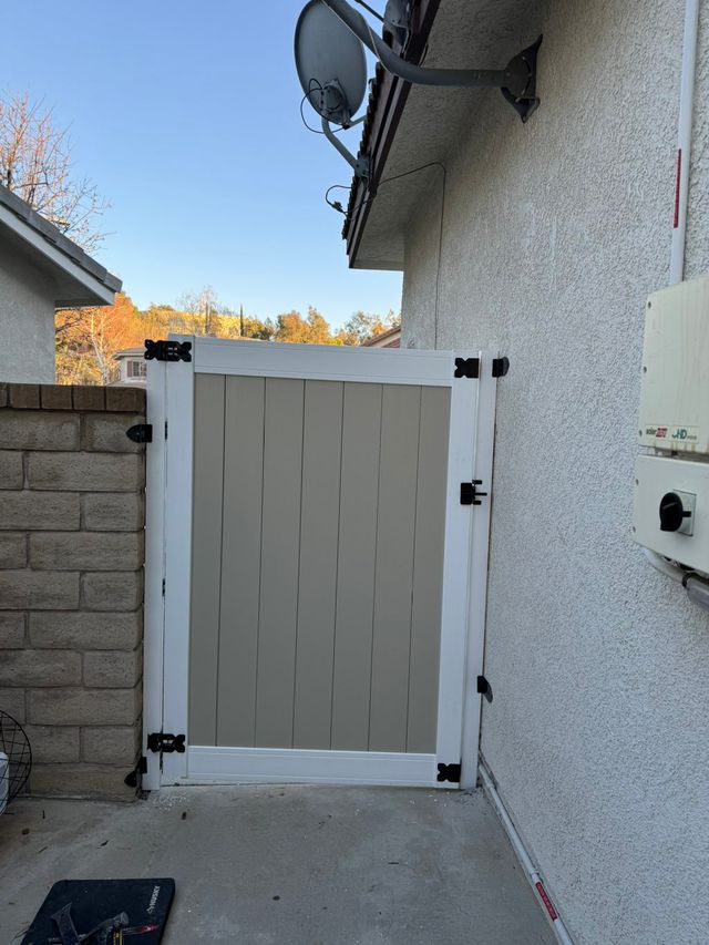 Deck Repair by Construction Hub in Los Angeles