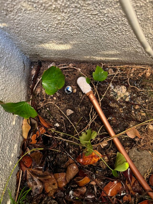 Gutter Cleaning by Construction Hub in Los Angeles